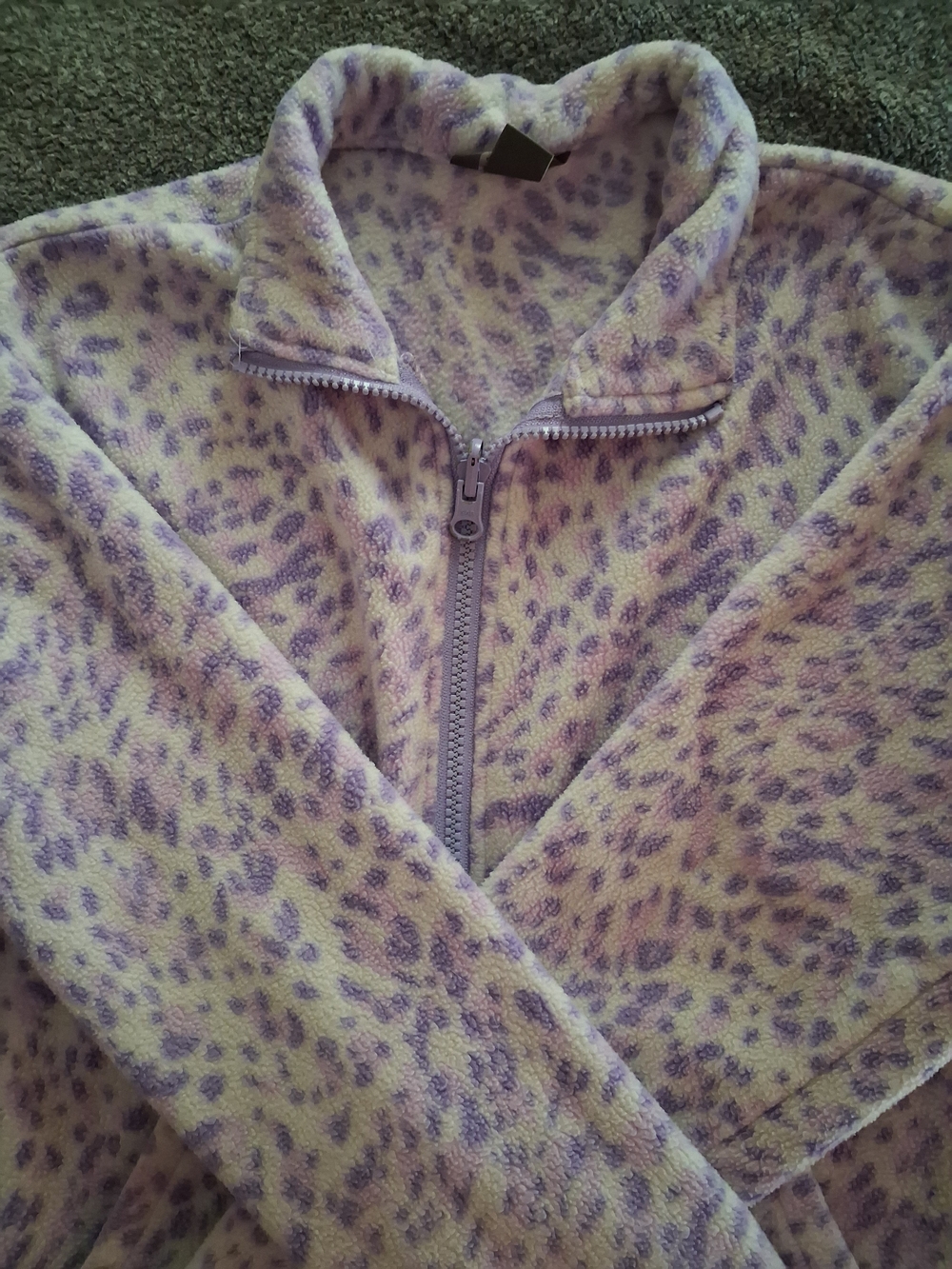 Girls Eddie Bauer Lavender and Purple Leopard Fleece Zip Pajama Top. Girls 10/12